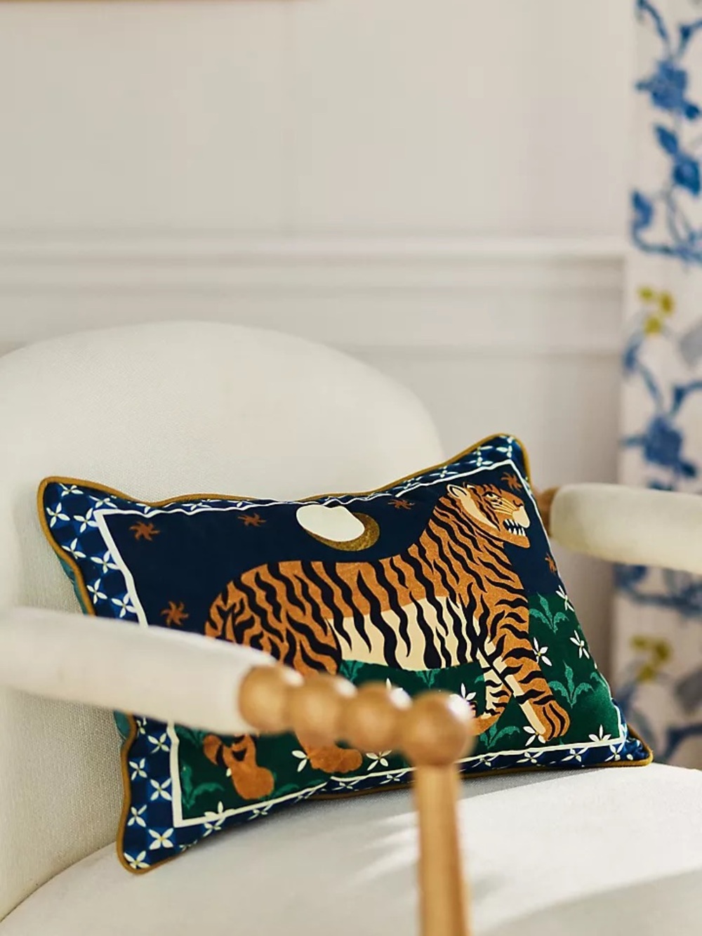 New Anthropologie Home Decor Printed Goods Lion Cheetah Cotton Throw Pillow
